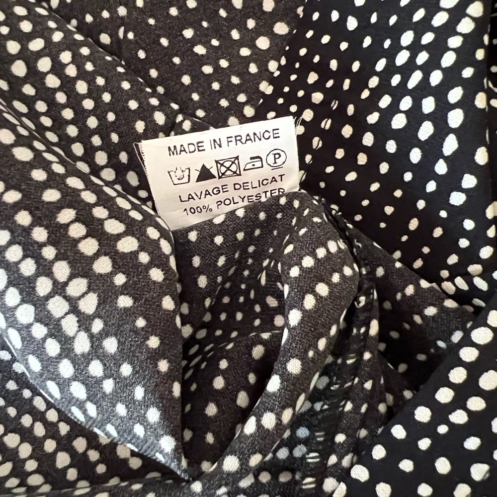 Elegant Black and White Women's Dress - Picture 6 of 9